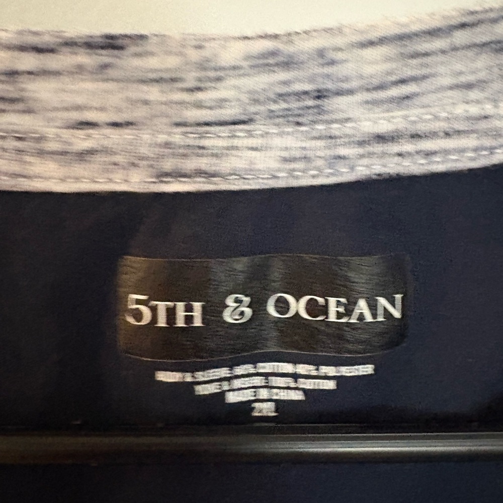 Women’s University of Michigan T-Shirt - Picture 3 of 3
